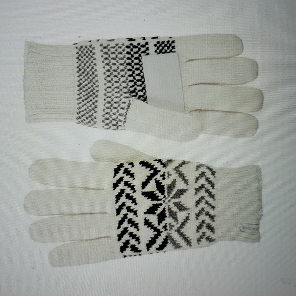 Isotoner NWOT Women's Chenille Snowflake Gloves - Picture 2 of 7